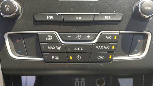Used 2019 Ford Fusion SE image 28
