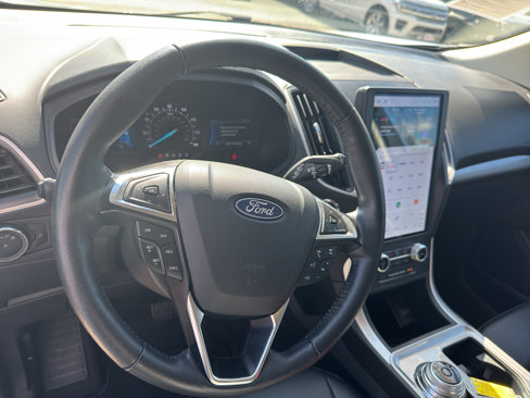 Used 2024 Ford Edge SEL image 12