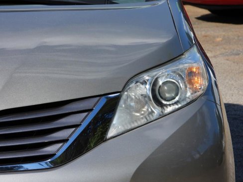 Used 2015 Toyota Sienna XLE image 24