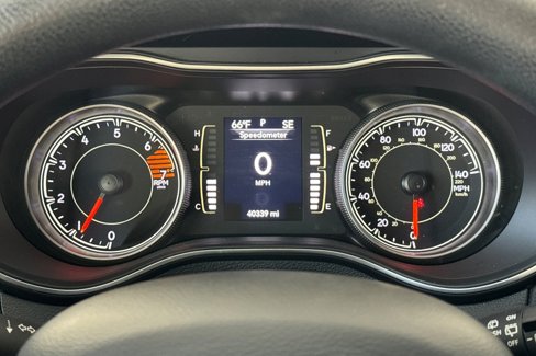 Used 2019 Jeep Cherokee Latitude w/ Popular Appearance Group image 18