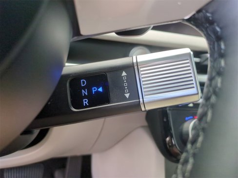 New 2025 Hyundai Elantra SE image 17