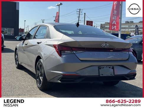 Used 2023 Hyundai Elantra SEL image 7