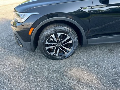 Used 2022 Volkswagen Tiguan S image 18