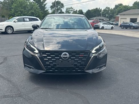 Used 2023 Nissan Altima 2.5 SR image 2