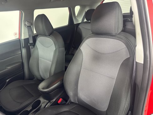 Used 2018 Kia Soul + image 12