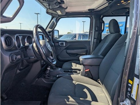 Used 2021 Jeep Gladiator Sport image 13