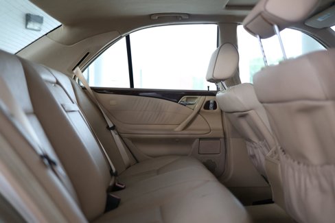 Used 2000 Mercedes-Benz E 320 Sedan image 18