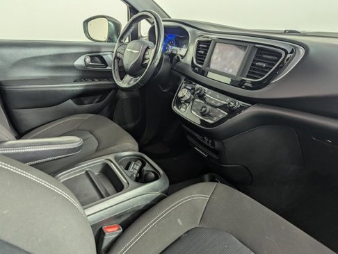 Used 2020 Chrysler Pacifica Touring w/ S Appearance Package image 22