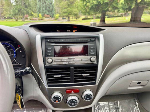 Used 2010 Subaru Forester 2.5X Limited image 12