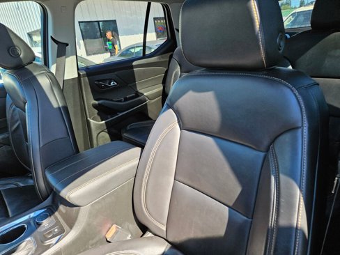 Used 2018 Chevrolet Traverse LT image 16