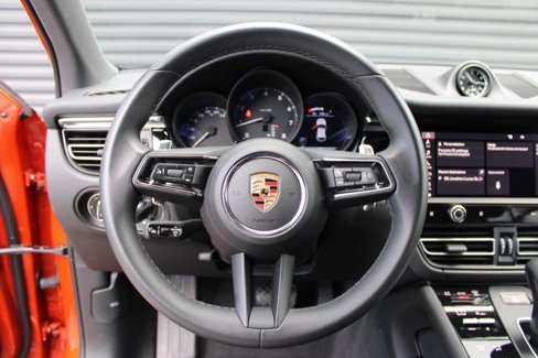Certified 2024 Porsche Macan image 21