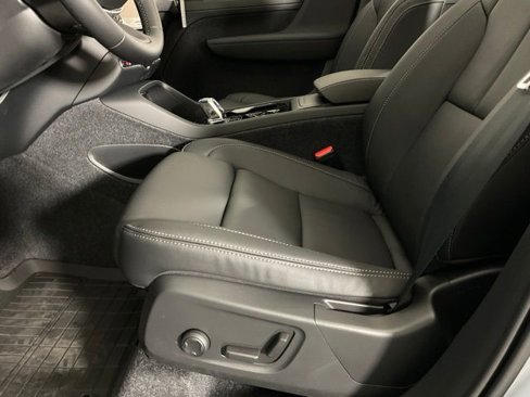 New 2026 Volvo XC40 B5 Plus w/ Protection Package Premier image 32