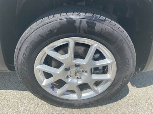 Used 2022 Jeep Renegade Latitude w/ Convenience Group image 7