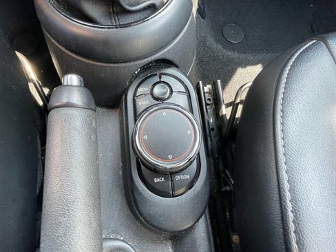 Used 2018 MINI Cooper 2-Door Hardtop image 17