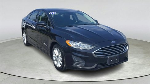 Used 2019 Ford Fusion SE image 1