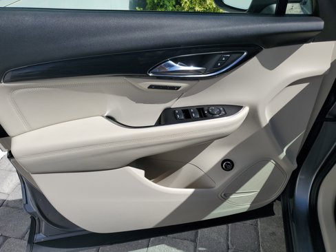 Used 2022 Buick Envision Essence w/ Safety Package image 17