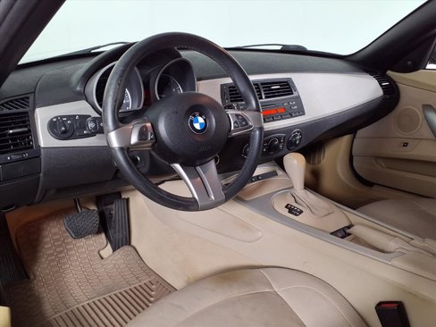 Used 2005 BMW Z4 2.5i image 12