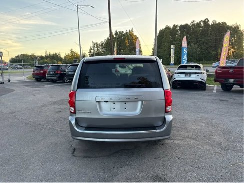 Used 2016 Dodge Grand Caravan SE w/ Quick Order Package 29E SE image 6