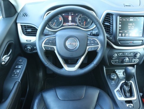 Used 2017 Jeep Cherokee Limited image 16