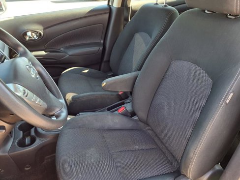 Used 2019 Nissan Versa SV image 3