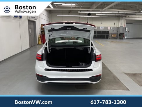 Used 2025 Volkswagen Jetta SE image 26