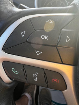 Used 2015 Jeep Cherokee Limited w/ Luxury Group image 40