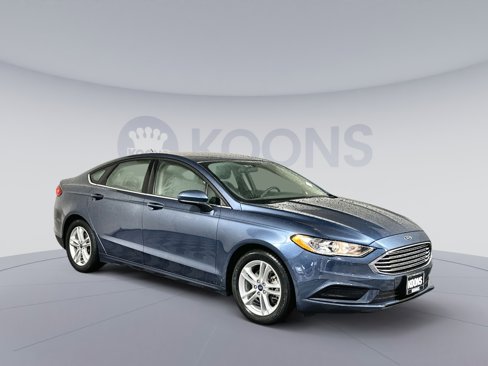 Used 2018 Ford Fusion SE w/ Fusion SE Technology Package image 10