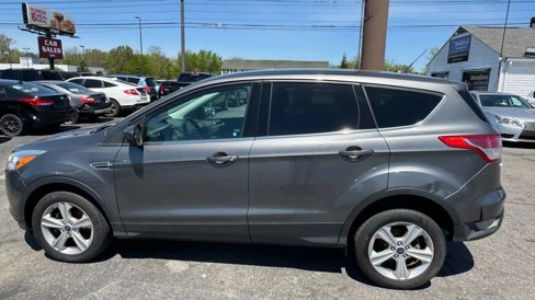 Used 2014 Ford Escape SE image 2