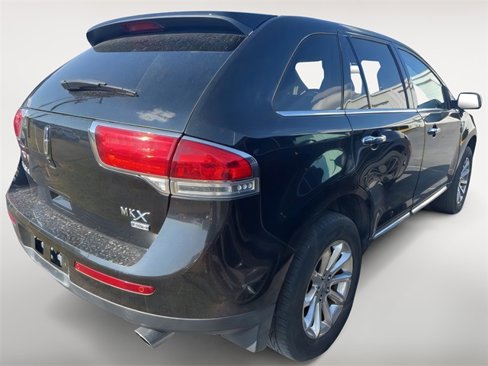 Used 2013 Lincoln MKX AWD image 4