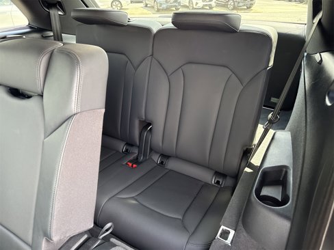 Used 2021 Audi Q7 3.0T Premium image 11