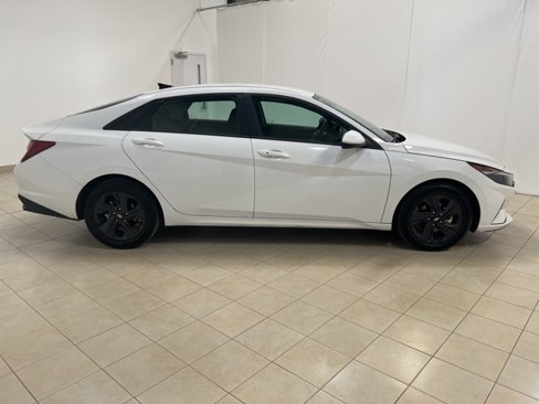 Used 2023 Hyundai Elantra SEL image 6