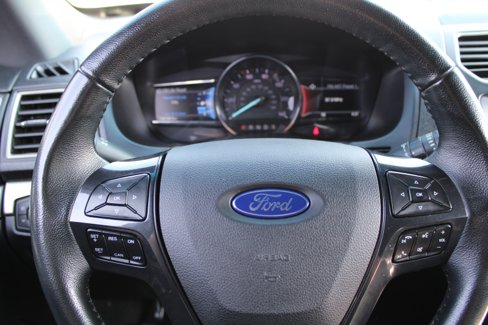 Used 2018 Ford Explorer XLT w/ Equipment Group 201A image 16