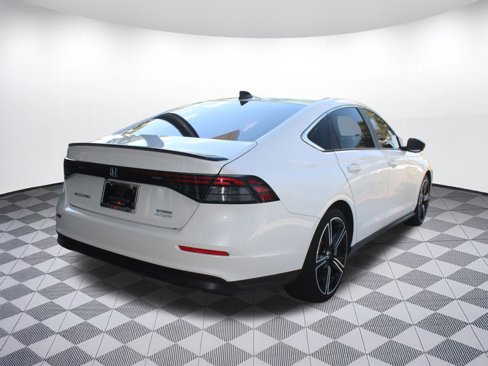 Used 2025 Honda Accord Sport image 9