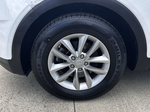 Used 2017 Kia Sorento LX w/ LX Convenience Package image 18