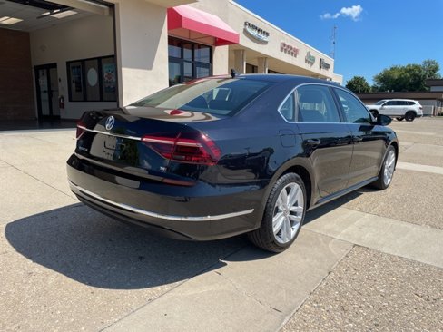 Used 2018 Volkswagen Passat 2.0T SE image 7