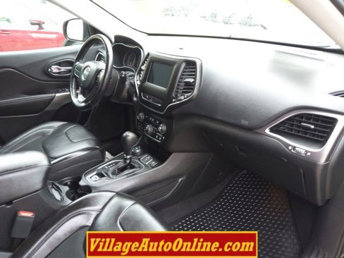Used 2019 Jeep Cherokee Latitude Plus w/ Cold Weather Group image 27