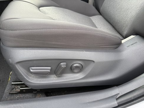 Used 2018 Toyota Camry LE image 34