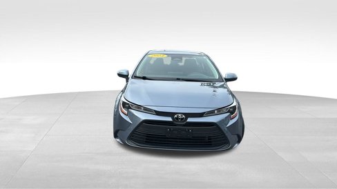 Used 2023 Toyota Corolla LE image 2