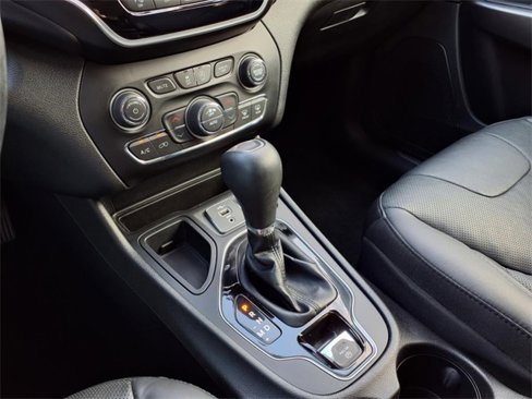 Used 2021 Jeep Cherokee Limited image 25