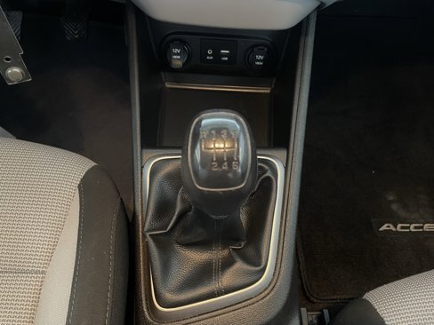 Used 2019 Hyundai Accent SE image 29