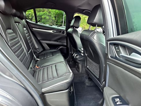 Used 2018 Alfa Romeo Stelvio Ti Sport image 45