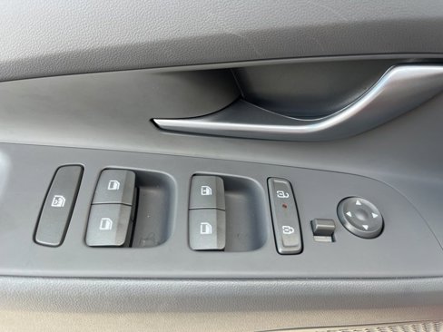 Certified 2025 Hyundai Elantra SE image 31