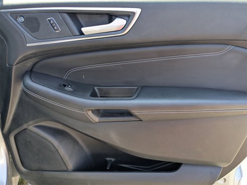 Used 2024 Ford Edge Titanium image 35