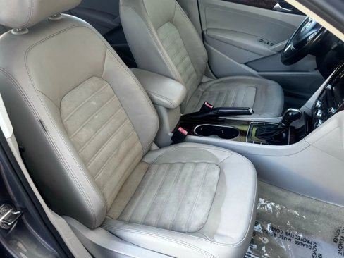 Used 2013 Volkswagen Passat TDI SEL Premium image 15