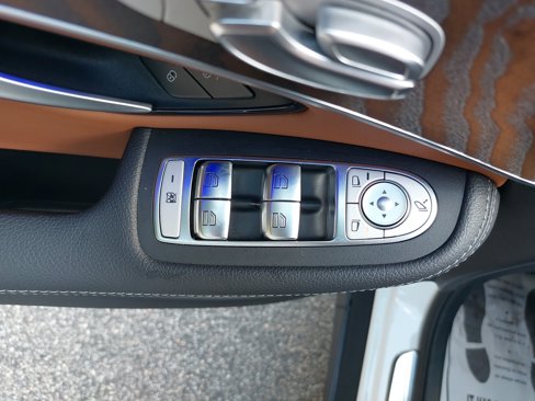Used 2020 Mercedes-Benz GLC 300 image 27