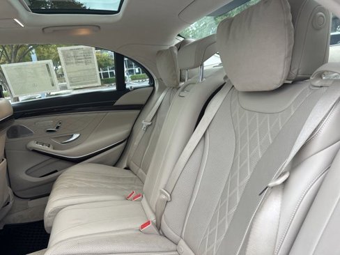 Used 2018 Mercedes-Benz S 560 Sedan image 19