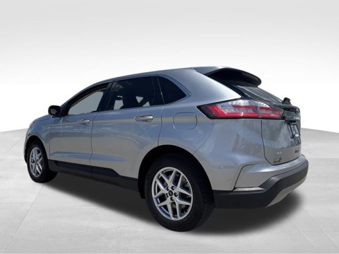 Used 2024 Ford Edge SEL image 3