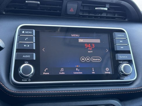 Used 2020 Nissan Kicks SR image 24
