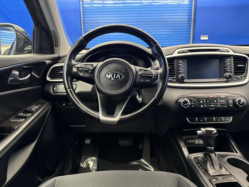 Used 2017 Kia Sorento LX w/ LX Convenience Package image 26