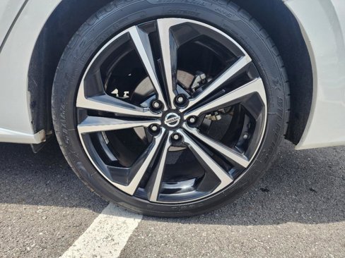 Used 2021 Nissan Sentra SR image 3